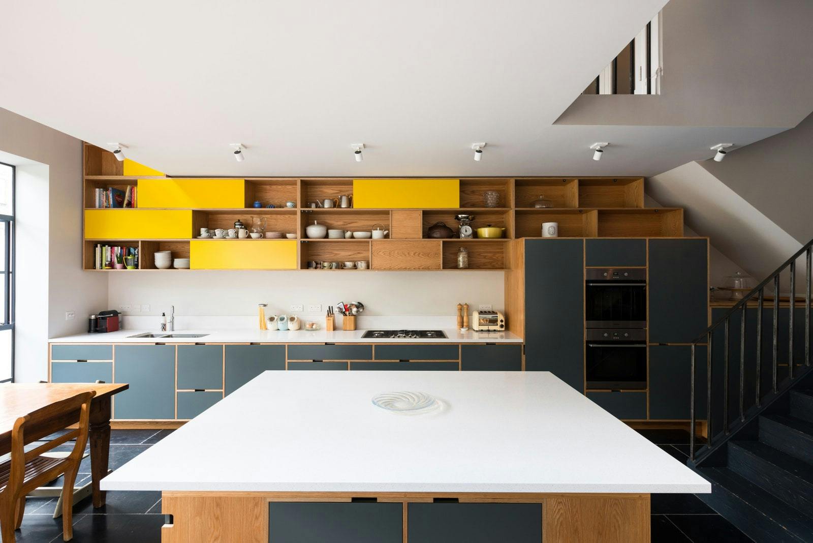 L'image peut contenir Intérieur Meuble Design d'intérieur Cuisine et îlot de cuisine