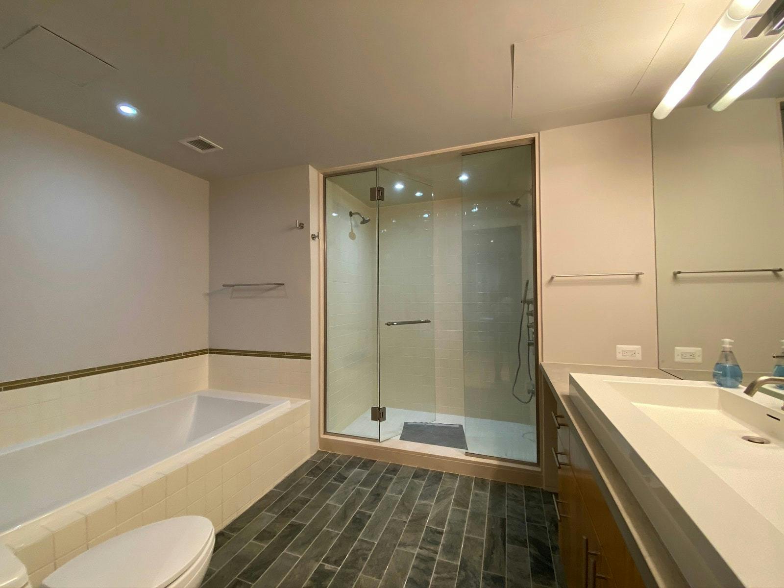L'image peut contenir Design d'intérieur de chambre et salle de bain