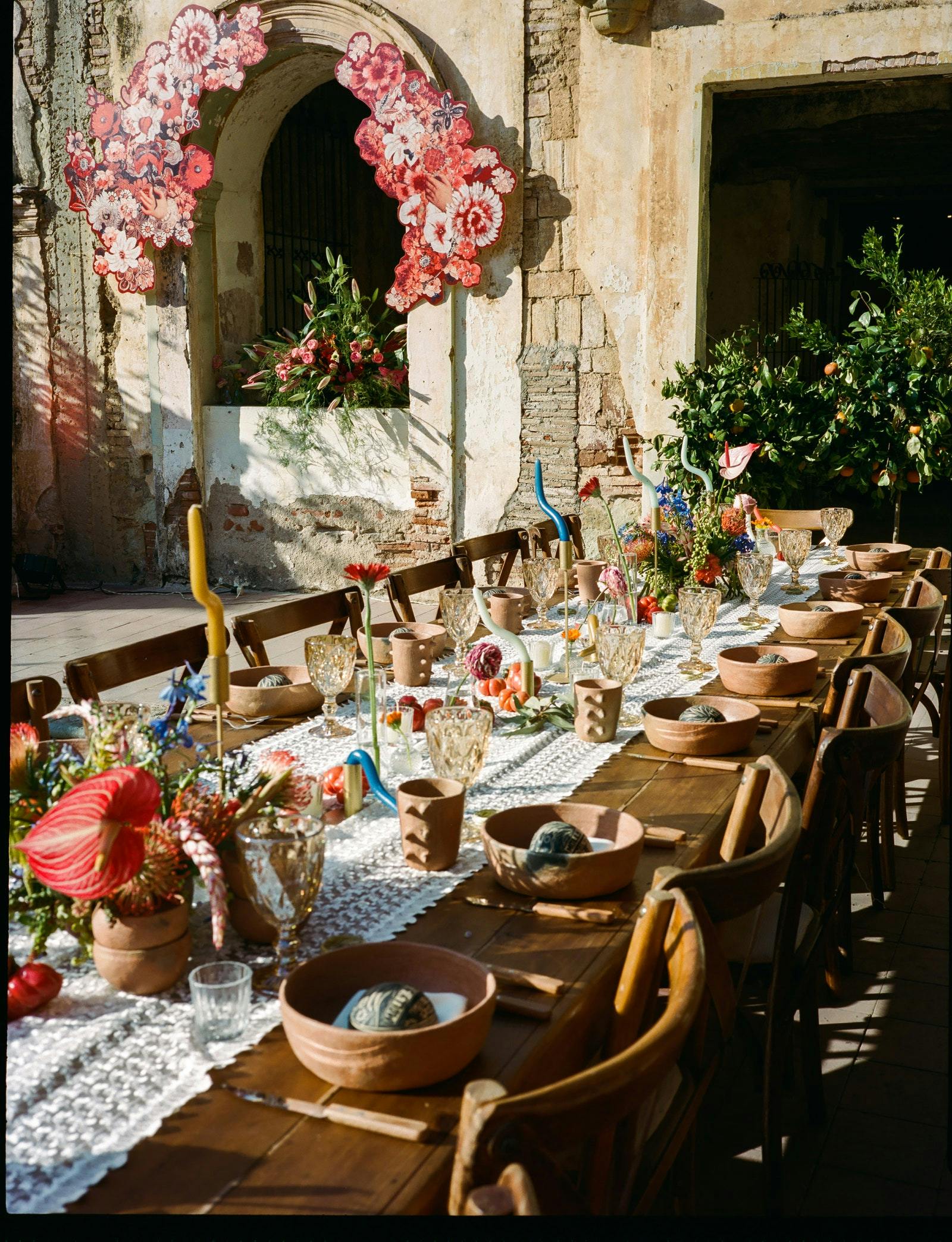Un paysage de table de rêve issu de l'une des expériences culinaires intimes que Luis Felipe Rojas Molina organise à travers Tabula Rasa.