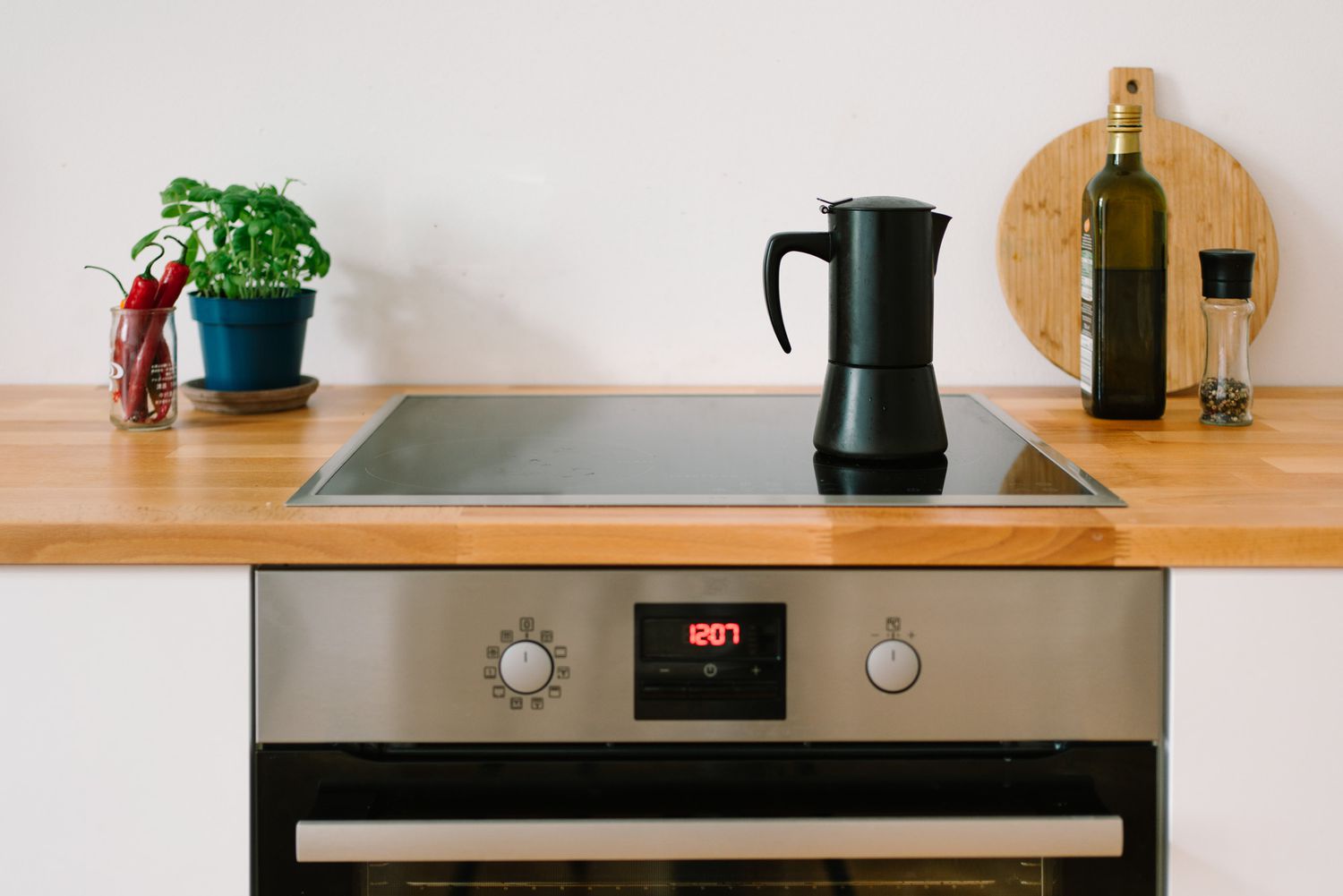 5 conseils pour garder une cuisinière en céramique ou en verre en bon état