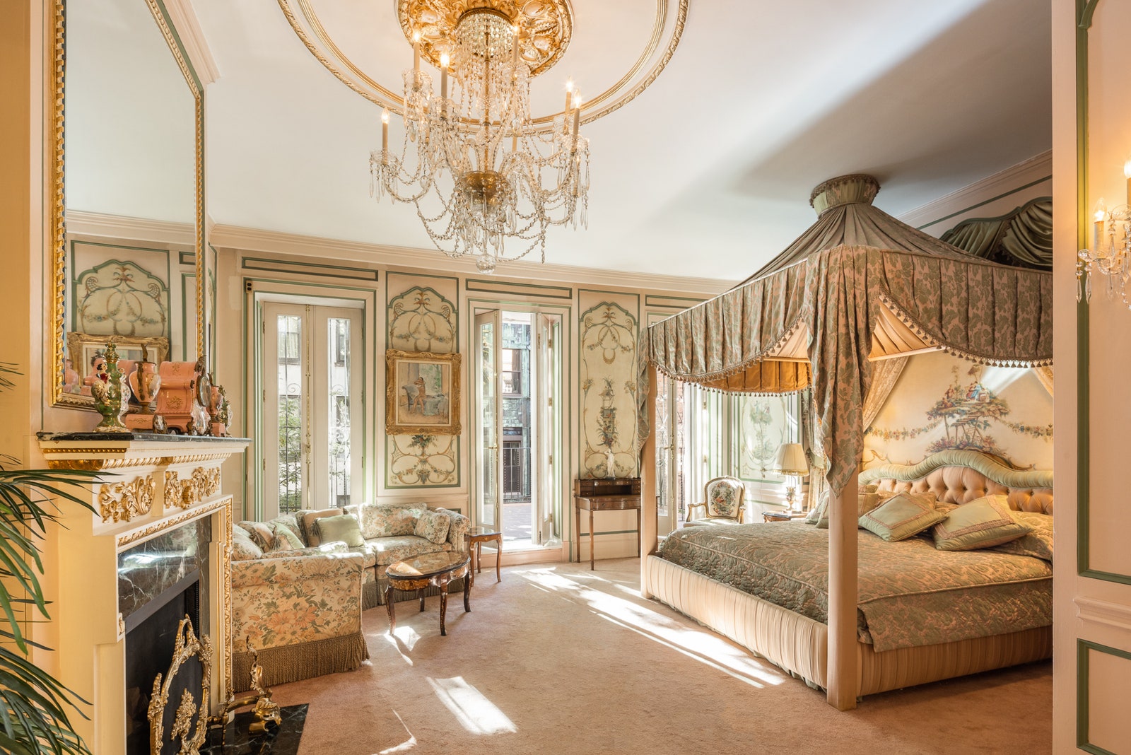 La chambre à coucher de la maison de ville d'Ivana Trumps à Lenox Hill