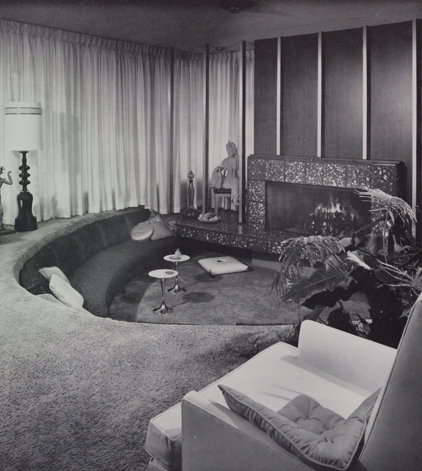 Une fosse de conversation à l'intérieur de la résidence de M. Donald Chestnut à Manhattan Beach en Californie à partir de septembre 1960 de. . .