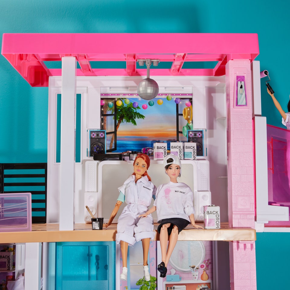 Une Barbie Dreamhouse pourrait bientôt être la vôtre avec cette collaboration de peinture de fond